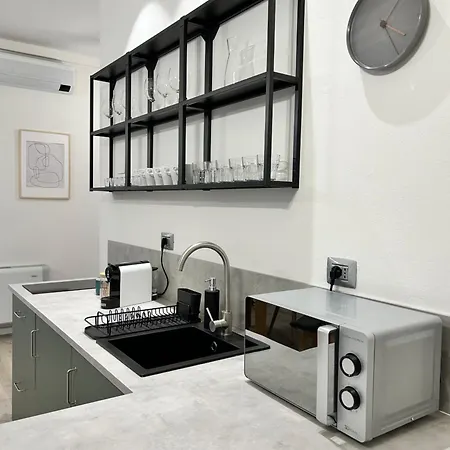 Tezone Seven Apartments Verona Exterior photo